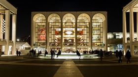 大都會歌劇院解雇所有工會員工。（圖／翻攝自Metropolitan Opera 推特）

https://twitter.com/MetOpera/header_photo