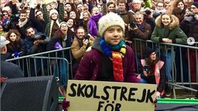  遊歐後「喉嚨痛渾身發抖」！環保少女：我可能感染武漢肺炎（圖／翻攝自Greta Thunberg IG）