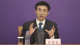 陸專家：無症狀感染者均受管理　不會社會傳播中國未將武漢肺炎的無症狀感染者列入確診病例，引發質疑。中國疾控中心研究員吳尊友24日在國務院聯防聯控機制記者會上表示，無症狀感染者受到管理，不會出現社會傳播。圖為吳尊友2月在記者會上的資料照片。（中新社提供）中央社  109年3月24日