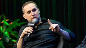 佛心老闆不爽　七六人員工降薪喊卡
武漢肺炎,NBA,費城七六人,降薪,Joel Embiid,Michael Rubin
翻攝自Michael Rubin推特