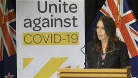 紐西蘭總理阿爾登25日宣布進入全國緊急狀態，紐西蘭準備於午夜開始全面封鎖，以防武漢肺炎疫情擴散。（圖取自facebook.com/jacindaardern）