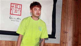 KID回歸「玩很大」親手設計公仔超野人。（記者邱榮吉/攝影）