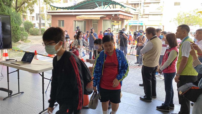 台南6百人以上學校　增設體溫偵測儀