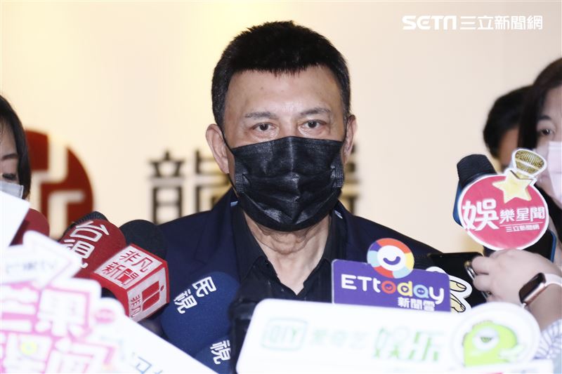 余天、劉真靈堂（記者林聖凱攝影）