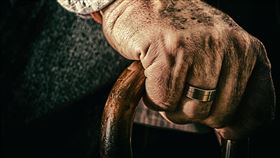 零售業,醫藥費,生意,病妻(翻攝自 Pixabay)