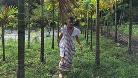 花蓮太魯閣族崇德部落第10代巫師何盈暉花蓮縣秀林鄉崇德村太魯閣族青年何盈暉，自小受到親人耳濡目染，對部落巫師工作產生興趣，國中時期就獲得祖靈認可，成為第10代巫師。（何盈暉提供）中央社記者張祈花蓮傳真　109年3月25日