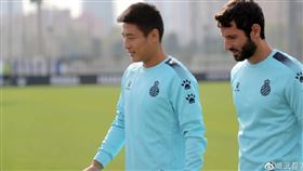 ▲中國國腳武磊（左）驚傳感染武漢肺炎。（圖／翻攝自武磊新浪微博）