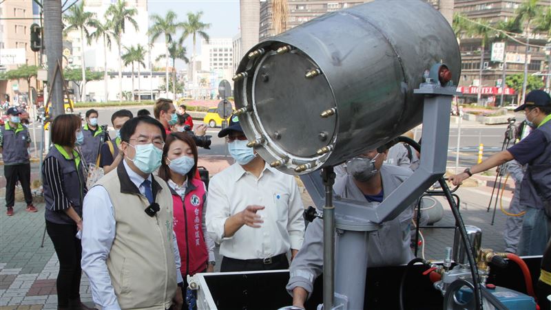 戶外防疫添利器　砲霧台消毒車亮相