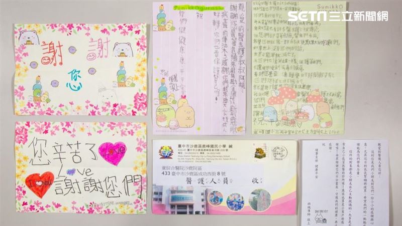 暖！學童手寫卡片打氣　醫護人員感動