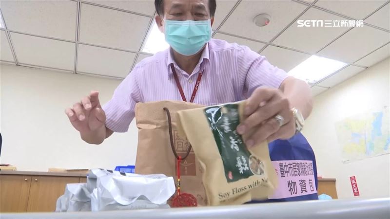 台中里幹事送物資包　他退貨：吃不慣