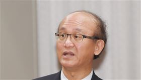 大考防疫  教育部：儘量避免陪考教育部次長林騰蛟（圖）26日在立法院教育及文化委員會，就立委質詢大考防疫避免群聚，是否建議家長儘量不要陪考；答覆「對」，大型考試要避免群聚情形，基本上，還是以考生考試為主，除了必要人員之外，儘量還是避免陪考。中央社記者施宗暉攝 109年3月26日