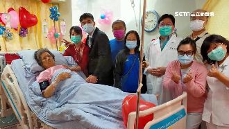 助病重嬤醫院圓夢　新人戴口罩暖奉茶