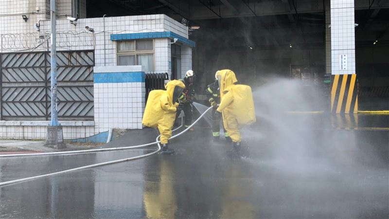 中壢工業區「化骨水」槽車外洩釀2傷