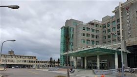 澎縣府鼓勵善用在地醫療資源武漢肺炎疫情持續延燒，澎湖縣長賴峰偉26日表示，澎湖是國內少數沒有確診案例的縣市，鼓勵縣民善用在地醫療資源，非必要儘量減少前往台灣就醫，降低感染風險。（澎湖縣政府提供）中央社　109年3月26日