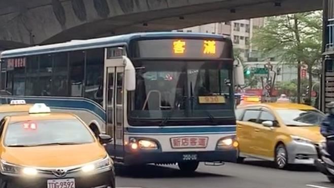 新北這班公車遭嫌超難搭…搶位搶翻天