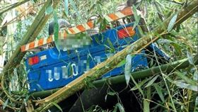 嘉義,山坡,奮起湖,小貨車,翻落,