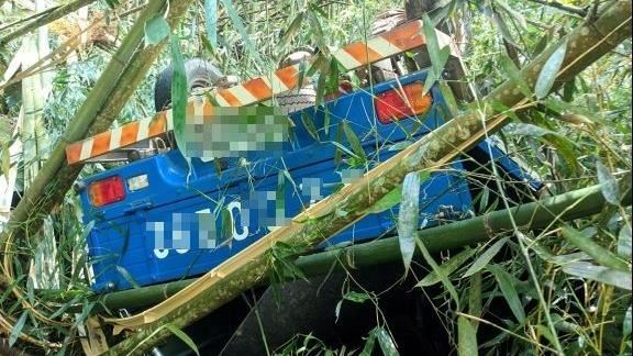 嘉義小貨車墜谷　60歲夫婦不治