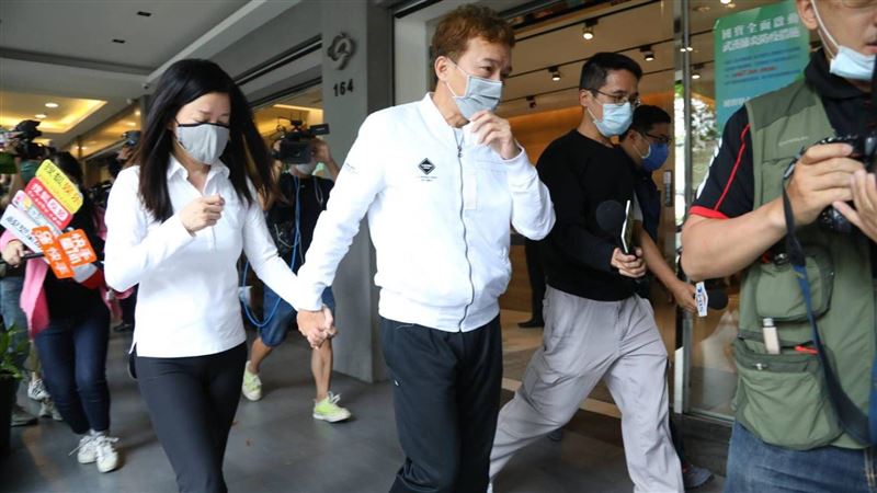 想到劉真早逝不捨　狄鶯孫鵬哭到眼腫