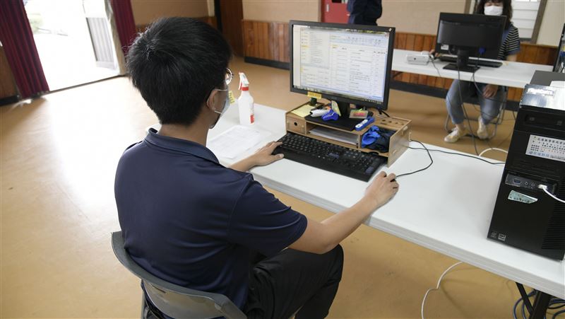 花警防疫來真的　異地辦公高規格演練