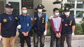 越南偷渡客曲文北和陳文俊到案／翻攝畫面