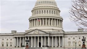 美眾院高票通過台北法 法案出國會指日可待美國眾議院今天以415票贊成、0票反對的壓倒性票數，通過「台北法案」。法案要求美國行政部門以實際行動協助台灣鞏固邦交及參與國際組織，並增強雙方經貿關係。圖為美國國會大廈外觀。中央社記者徐薇婷華盛頓攝 109年3月5日