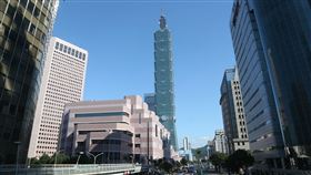 台北101五度蟬聯北市地王台北市22日公布107年土地現值，地王由台北101大樓第5度蟬聯，每平方公尺為新台幣174萬1000元，每坪為575萬5372元。中央社記者吳家昇攝　106年12月22日