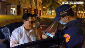 全國警員透過警用電腦攔查居家檢疫及隔離者。（圖／翻攝畫面）