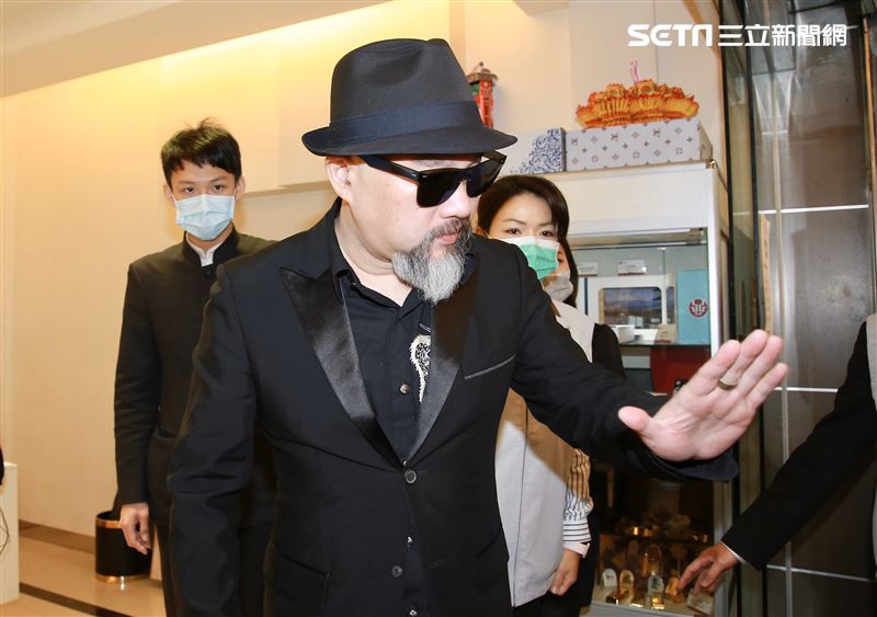 辛龍29日前往劉真靈堂  （圖／記者林聖凱攝影）