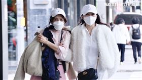 藍心湄率領女大班底抵達劉真靈堂。圖／記者林聖凱攝影