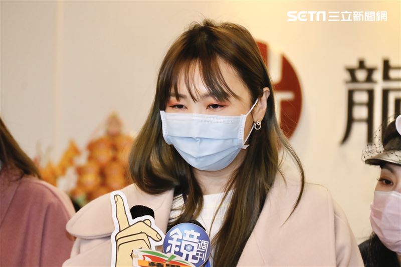 《女人我最大》團隊悼唁劉真，藍心湄、王思佳、林葉亭、吳玟萱29日現身靈堂。（圖／記者林聖凱攝影）