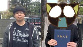 日本法律系肥宅，4年後畢業成花美男引發日本網友轟動。（圖／翻攝自推特）