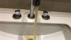 她返中住隔離旅店…床鋪驚見血、尿跡　住2天就「發燒了」
圖／翻攝自微博