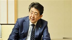安倍晉三直言，日本瀕臨全國緊急狀態。（圖／翻攝自首相官邸 twitter）

https://twitter.com/kantei/status/1242442006833459200/photo/1