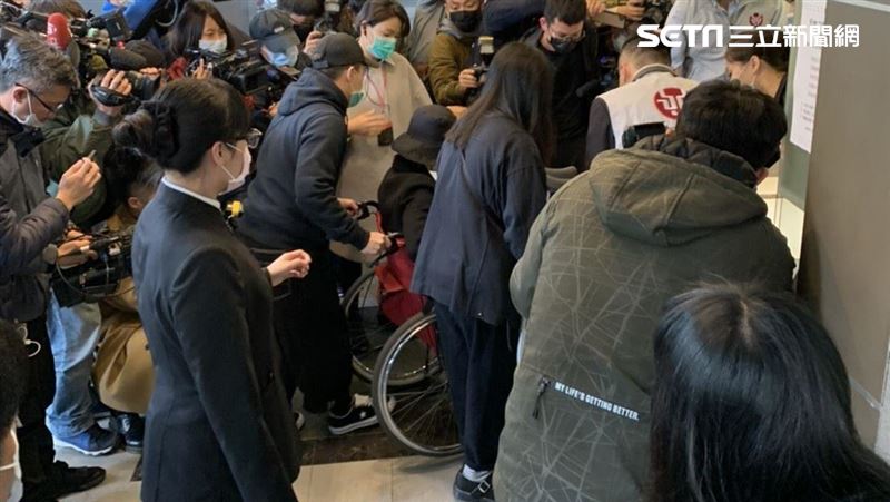 坐輪椅也要來　Lulu最後一見劉真