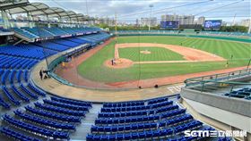 新莊棒球場閉門開打，富邦悍將對決中信兄弟。（圖／記者王怡翔攝影）