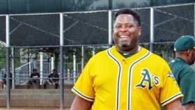 ▲Garrison與未婚妻Trudeaux。（圖／取自推特）