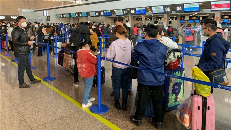 類包機153人報到　一人恐無法登機