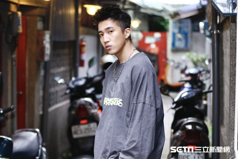 婁峻碩接受三立新聞網專訪。（圖/記者林聖凱攝影）