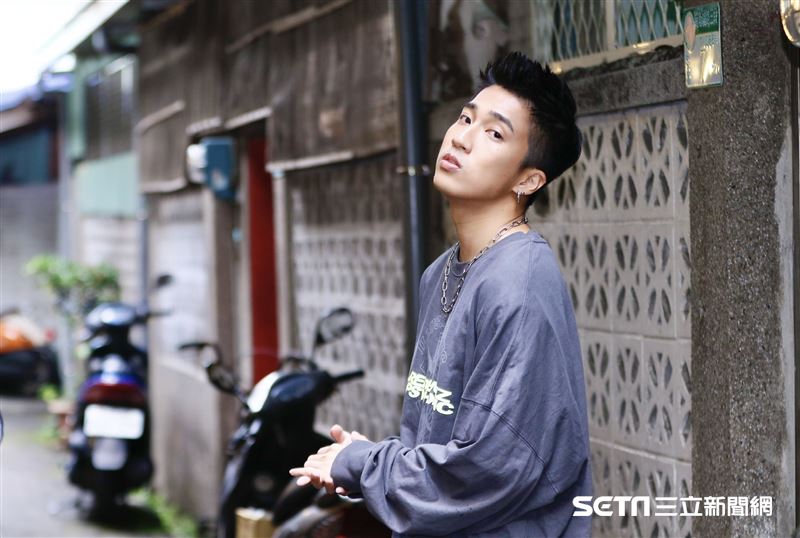 婁峻碩接受三立新聞網專訪。（圖/記者林聖凱攝影）