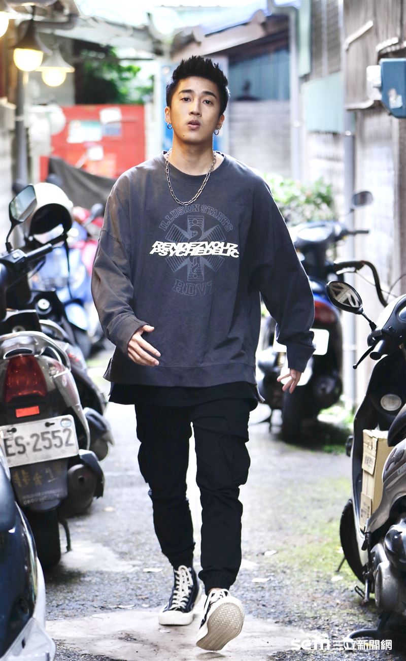 婁峻碩接受三立新聞網專訪。（圖/記者林聖凱攝影）