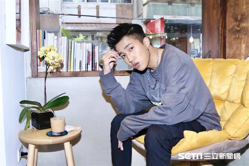 婁峻碩接受三立新聞網專訪。（圖/記者林聖凱攝影）