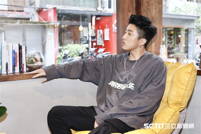 婁峻碩接受三立新聞網專訪。（圖/記者林聖凱攝影）