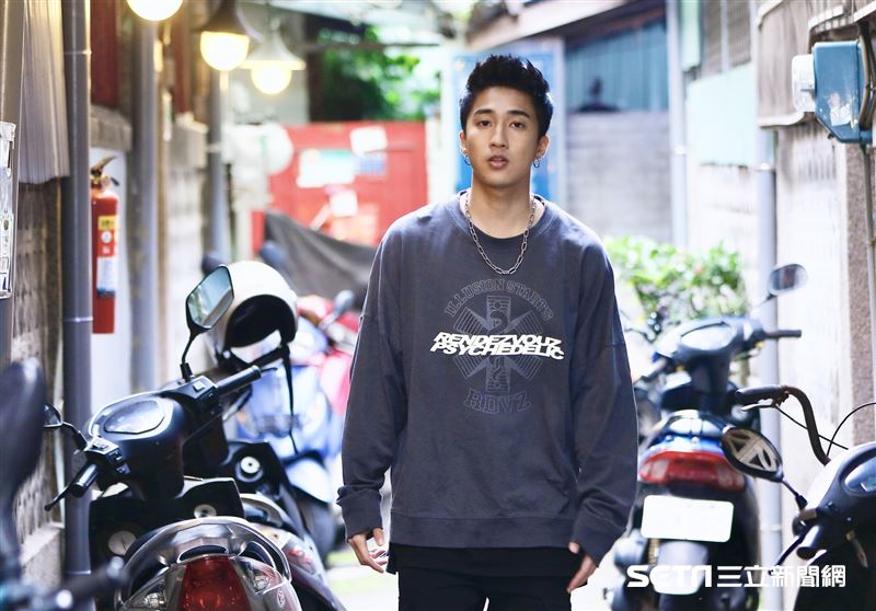 婁峻碩接受三立新聞網專訪。（圖/記者林聖凱攝影）