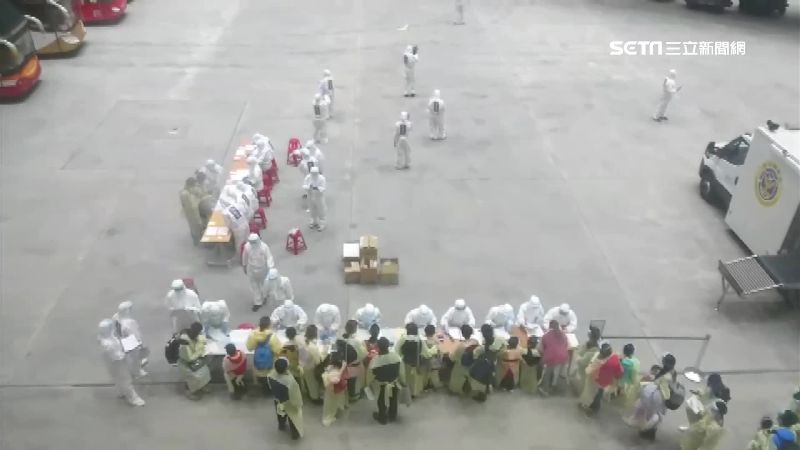 類包機晚間出發　預計逾2百人返台