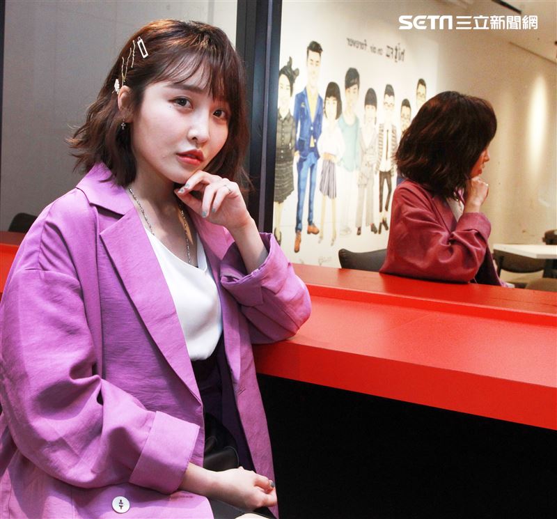 張若凡接受三立新聞網專訪。（記者邱榮吉/攝影）