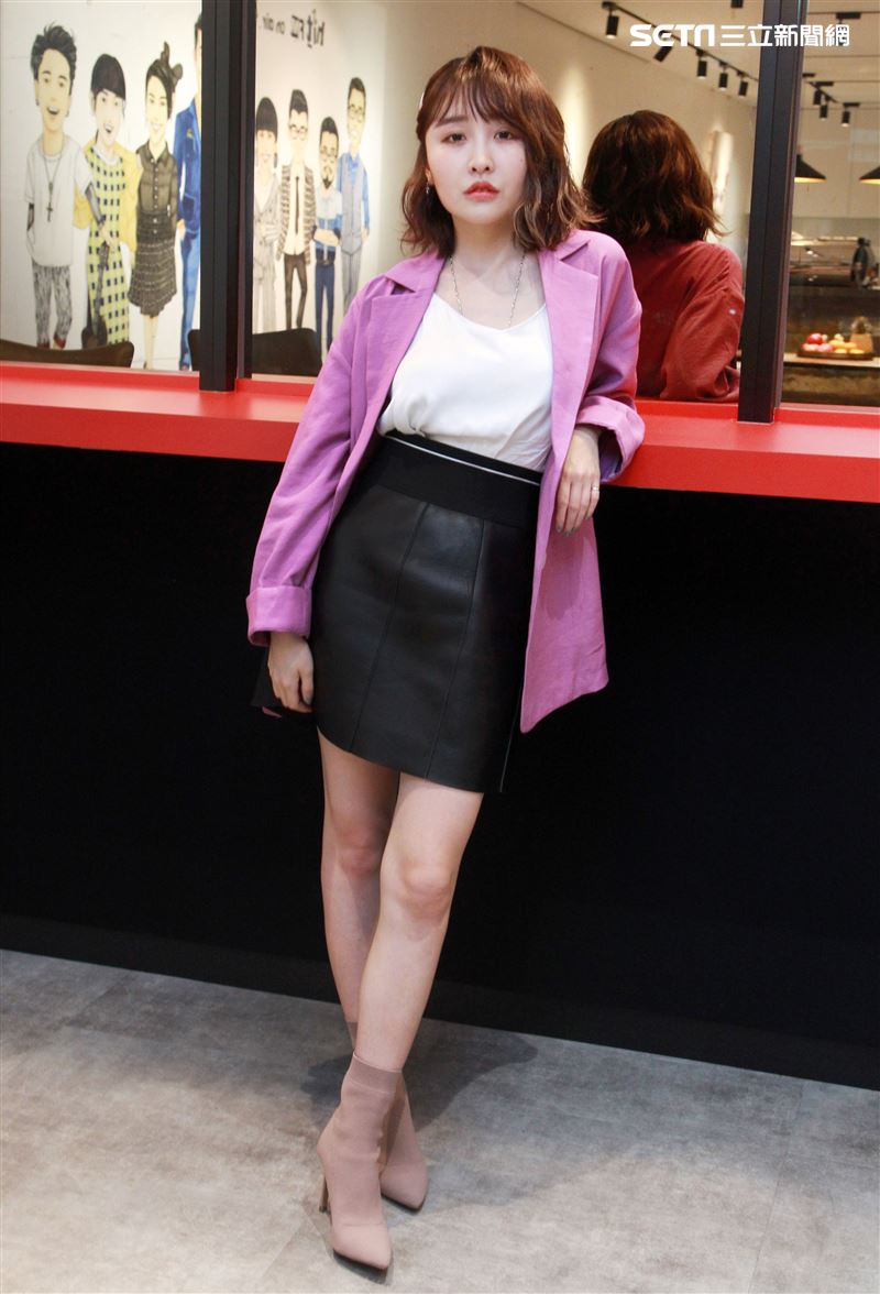 張若凡接受三立新聞網專訪。（記者邱榮吉/攝影）