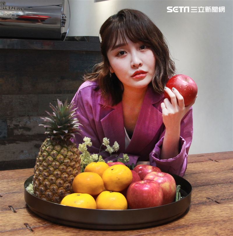 張若凡接受三立新聞網專訪。（記者邱榮吉/攝影）