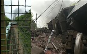  快訊／中國火車「脫軌側翻」！車頭起火燃燒　傷亡情況不明（圖／翻攝自環球時報微博）