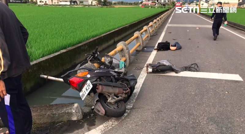 母4貼載孩上學對撞機車　2人身亡