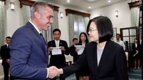 賽沙里尼、蔡英文（圖／翻攝自推特網站）